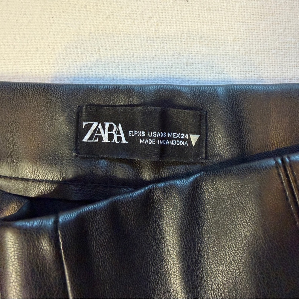 Zara Black Faux Leather Leggings Side Zip w/ Ankle Zip Women's Size XS - Picture 4 of 10